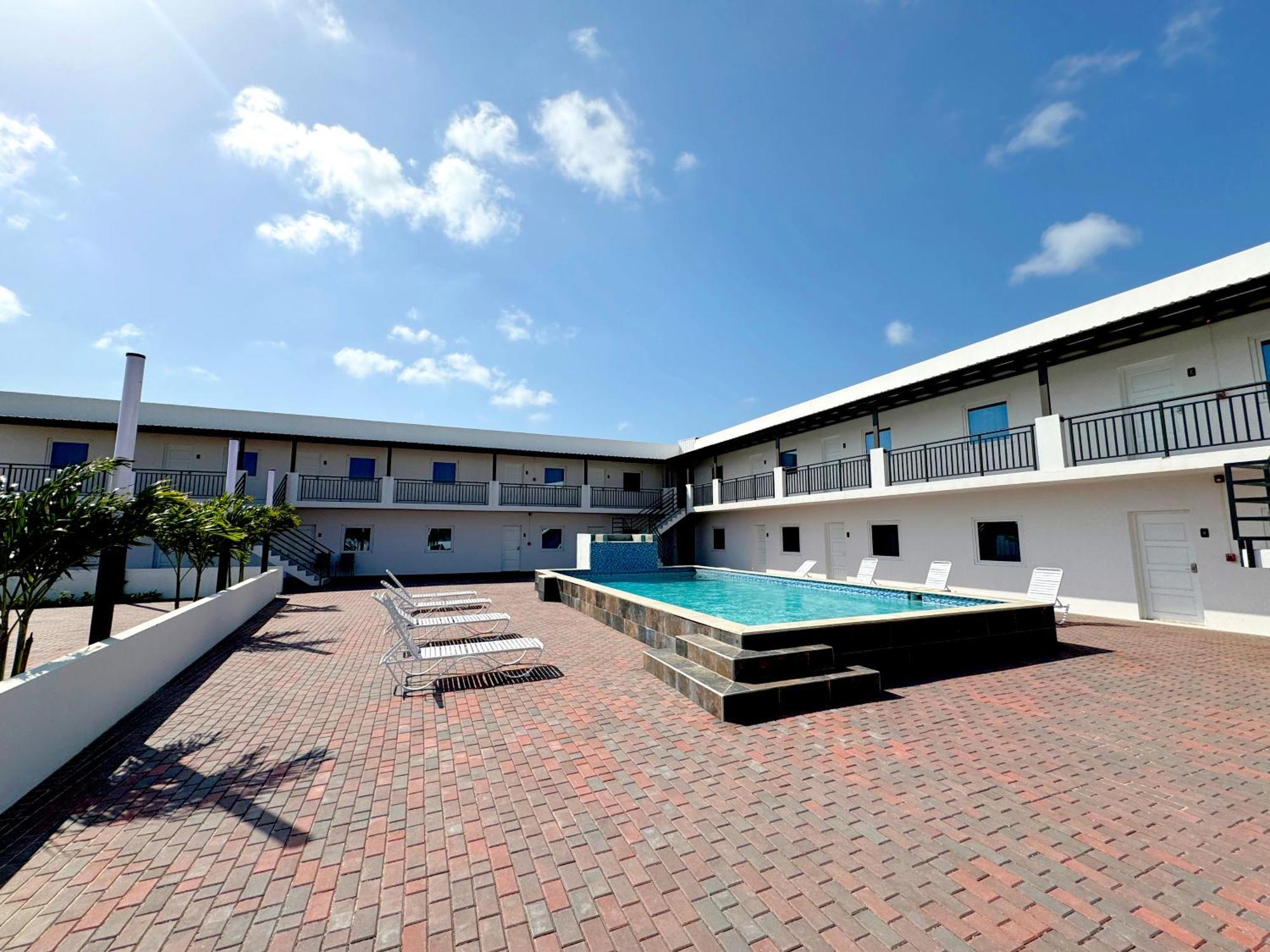 Bon Bini Suites Oranjestad Luaran gambar